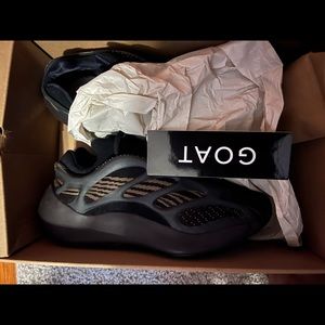 Yeezy 700 Clay Brown Size 6